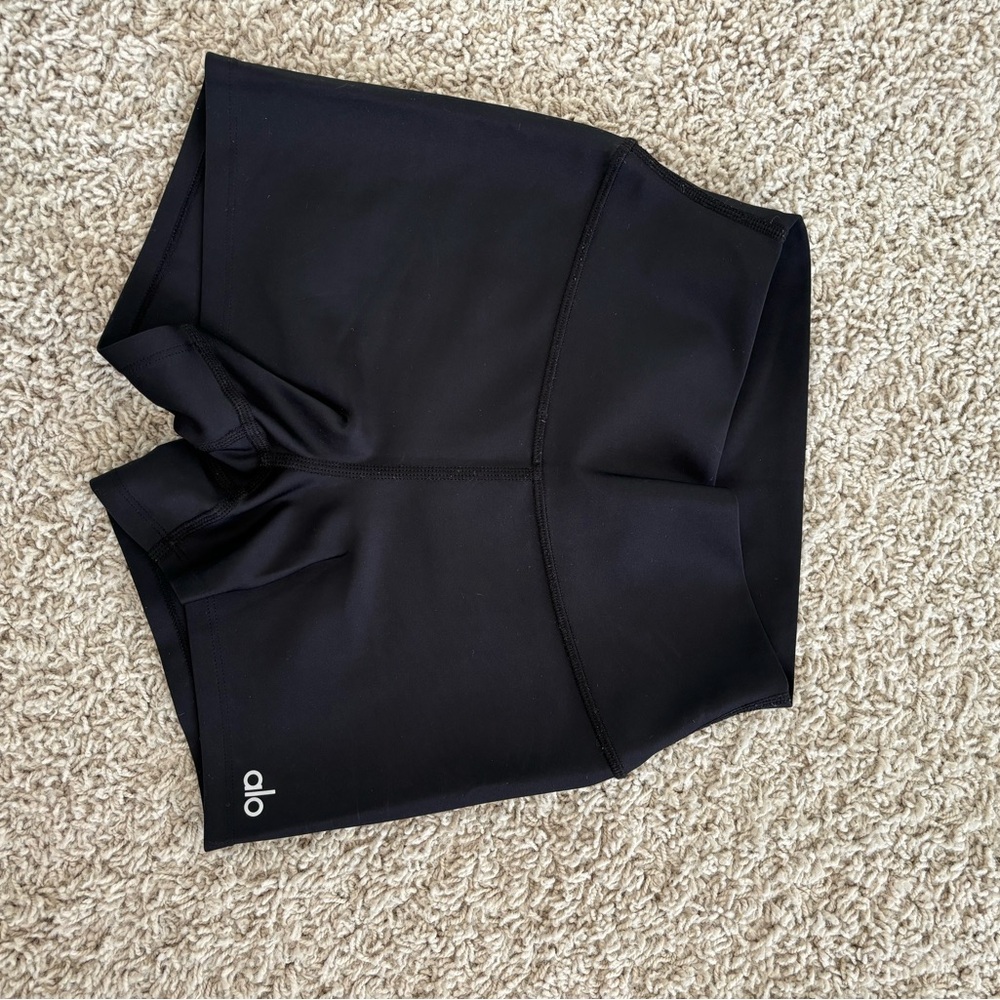 Alo Airlift Shorts Black
